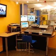 uieit..-..-public-galeries-photos-studio-radio-rmb-3.jpg