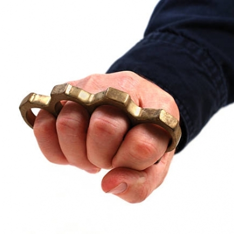 17 mois ferme pour un homme de 49 ans, violent rcidiviste