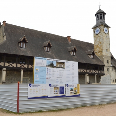 Aprs des fouilles archologiques peu fructueuses le chantier de rnovation du Chteau des Ducs de Bourbon s'active