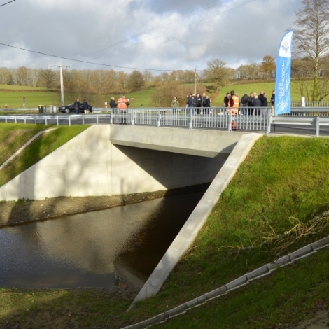 Aprs reconstruction, le pont du Richardet  Marcillat-en-Combraille a t inaugur vendredi