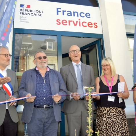 Commentry a inaugur vendredi 4 juillet l'Espace Robert Badinter qui regroupe les partenaires France Services et la police municipale