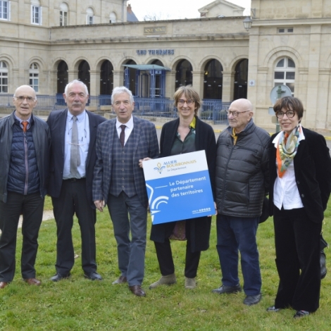 Des projets d'amnagement de places  Nris-les-Bains pour suivre la dynamique de reprise des Thermes