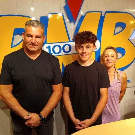 Le pilote national Maxime Pelletier, Audrey de BMXFORMAX et Jrme Bounab de Montluon BMX