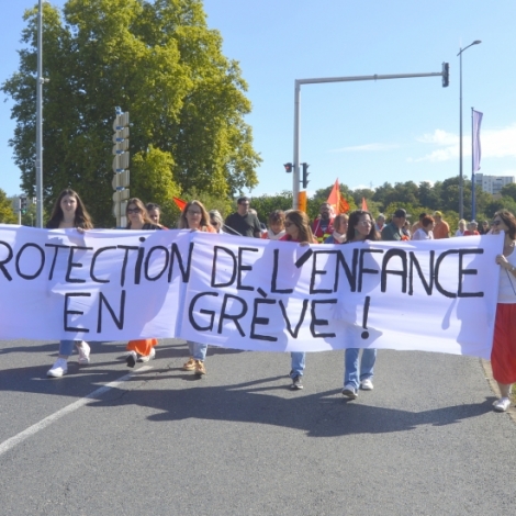 Les agents de la protection de l'enfance ont manifest hier  Montluon pour plus de moyens, et le conseil dpartemental a promis quelques renforts