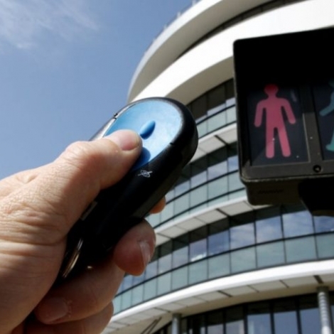 Les tlcommandes pour feux tricolores  destination des personnes mal ou non-voyantes sont disponibles  Montluon