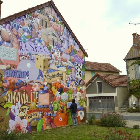 Maillet, commune de Haut Bocage, a inaugur ce lundi 23 septembre la fresque signe Zeso, marquant l'emplacement de son Tiers Lieu Hubertine Auclert