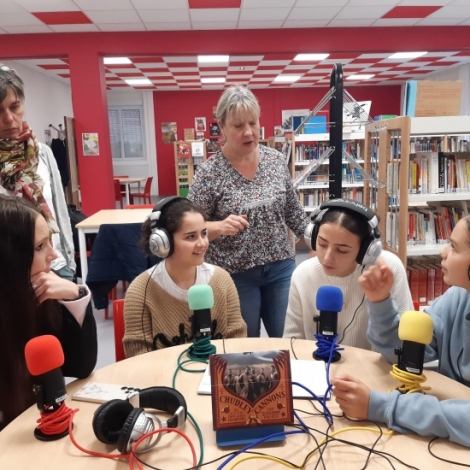 Nos journalistes en herbe du collge Emile Mle de Commentry s'engagent contre le harclement