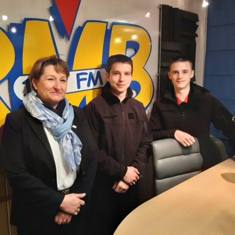 Pascale Varenne, Ethan Hiot et Enzo Masson pour le salon des mtiers de la scurit qui a lieu ce vendredi  l'Institution St-Joseph