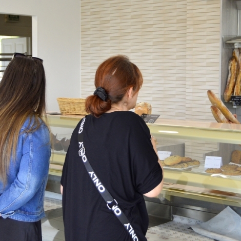 Prmilhat a retrouv une boulangerie pour le plus grand plaisir de ses habitants qui taient nombreux lors de l'ouverture dimanche