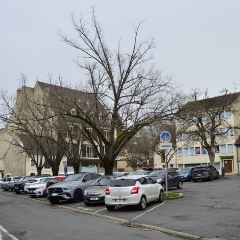 Ramnager la place de la Poterie  Montluon, d'accord, mais si possible sans prau selon des habitants et commerants