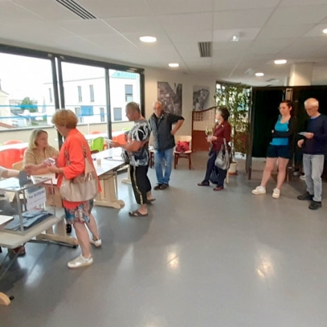 Rsultats du 1er tour des lections lgislatives et ractions sur la circonscription de Montluon