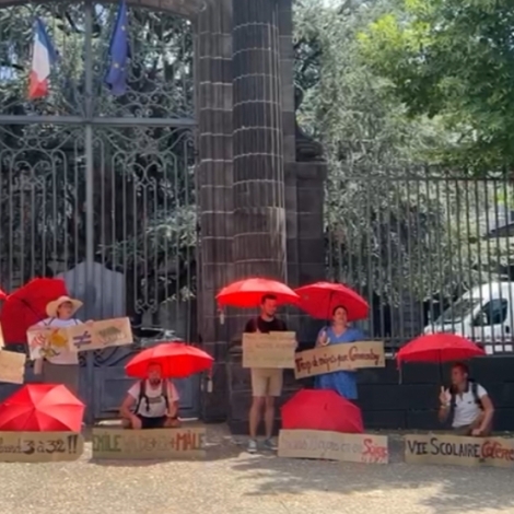 Sentiment d'curement et d'injustice pour des reprsentants du collge Emile Mle de Commentry face  la confirmation de la baisse de moyens