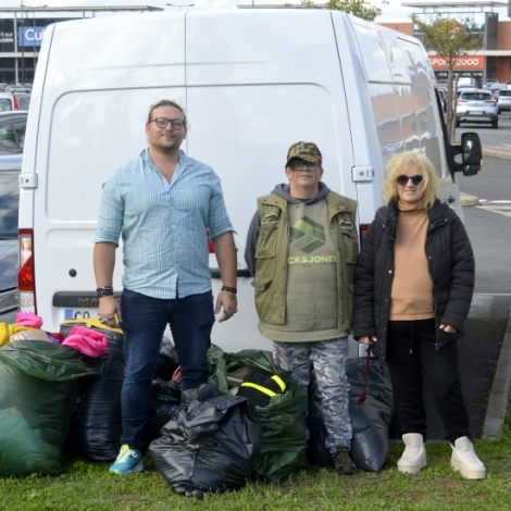 Viltas, les Motards Solidaires Bourbonnais et Acti'Solidaire ont collect des vtements chauds pour les personnes sans domicile fixe  Montluon