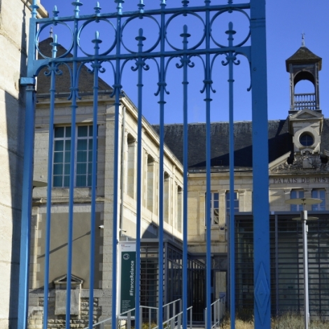 Violences avec arme  l'cole de gendarmerie de Montluon : un lve gendarme condamn  de la prison avec sursis